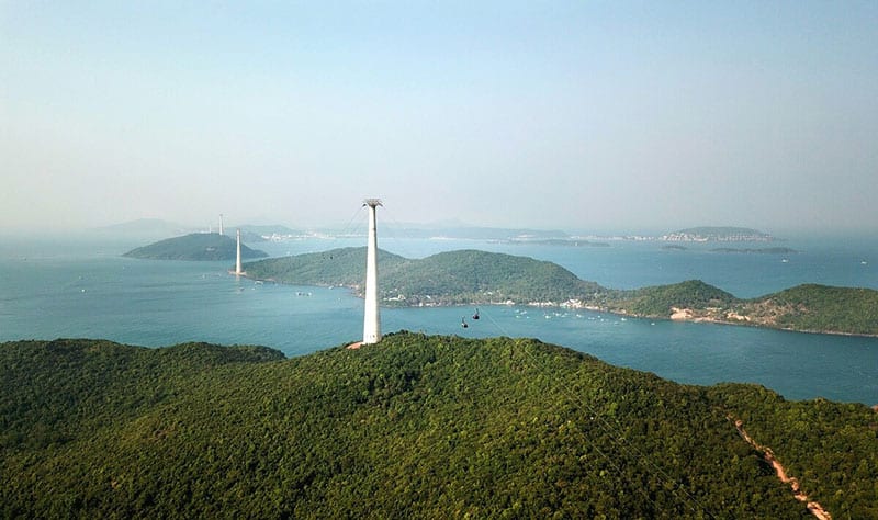 Cáp treo Hòn Thơm bên khu giải trí Sun World Hon Thom Nature Park.