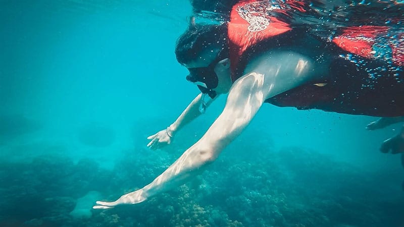 Hay tận hưởng một mùa hè đích thực với những trải nghiệm cực đã như kéo dù biển, lặn ngắm san hô, đi thuyền kayak…