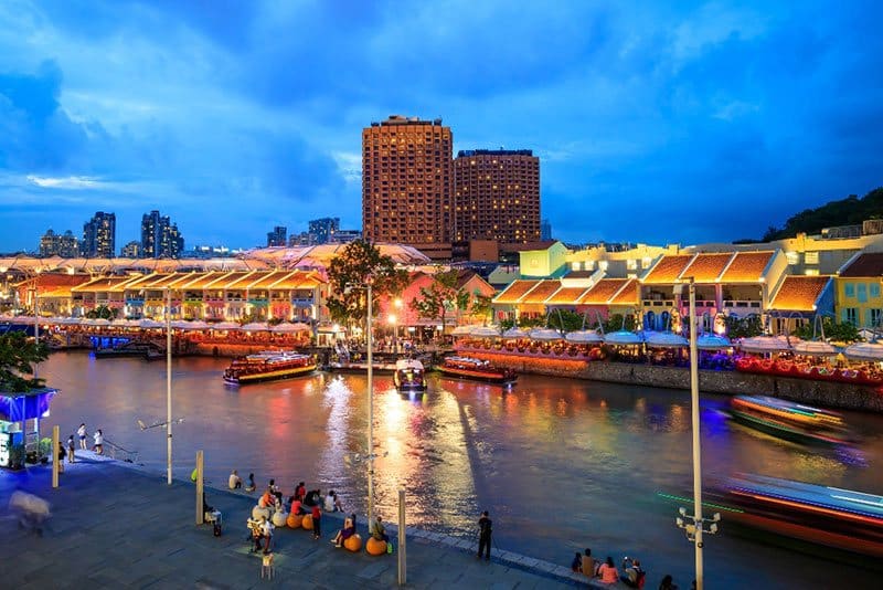 Clark Quay – Khu phố lịch sử thu hút đông khách du lịch tại Singapore. Nguồn: Shutterstock Clark Quay – Khu phố lịch sử thu hút đông khách du lịch tại Singapore. Nguồn: Shutterstock
