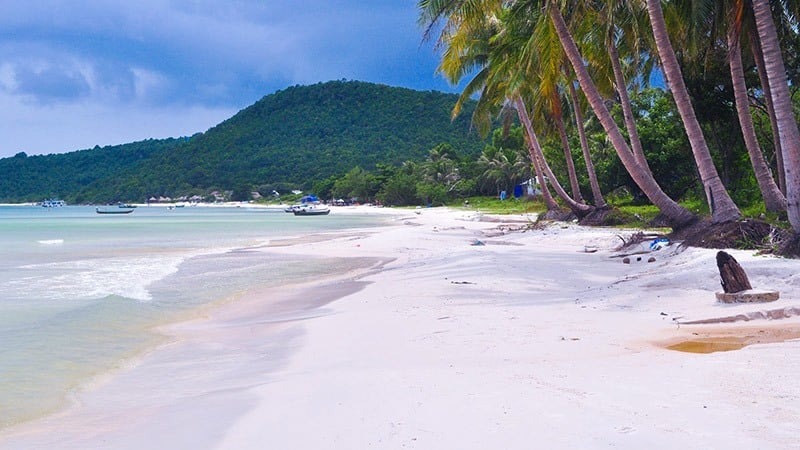 Bãi Sao tại Nam Đảo Phú Quốc được thiên nhiên ưu ái ban tặng bờ cát trắng mịn. Bãi Sao tại Nam Đảo Phú Quốc được thiên nhiên ưu ái ban tặng bờ cát trắng mịn.