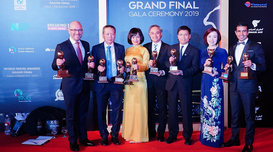 Đại diện Sun Group nhận giải thưởng World Travel Awards toàn cầu 2019.