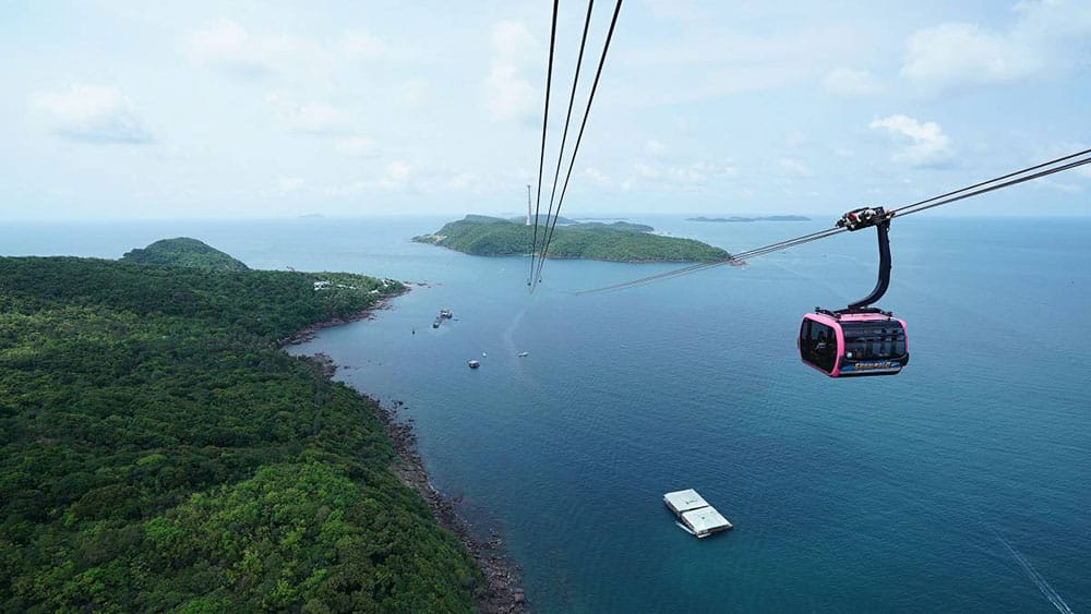 Đường đến Hòn Thơm bây giờ dễ ợt, thay vì đi cano hay đi thuyền từ cầu cảng An Thới, giờ du khách chọn đi cáp treo ra đảo