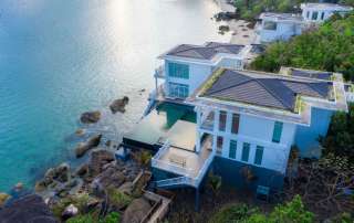 Premier Village Phu Quoc sở hữu nhiều căn biệt thự sang trọng và tiện nghi như Island Villa, Beachfront Villa, Ocean View Villa và On The Rock Villa tọa lạc trên đỉnh đồi với tầm nhìn thoáng đãng. Ảnh: Sun Group.