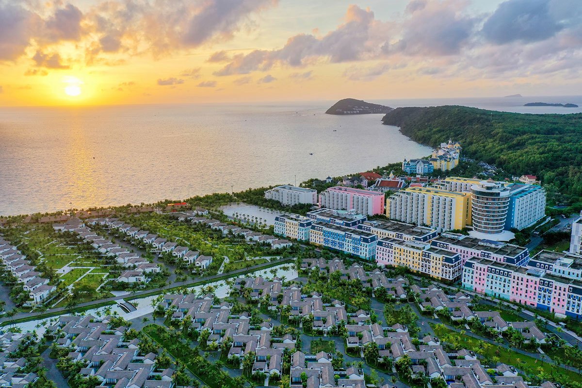 Các công trình do Sun Group kiến tạo tại Bãi Kem.