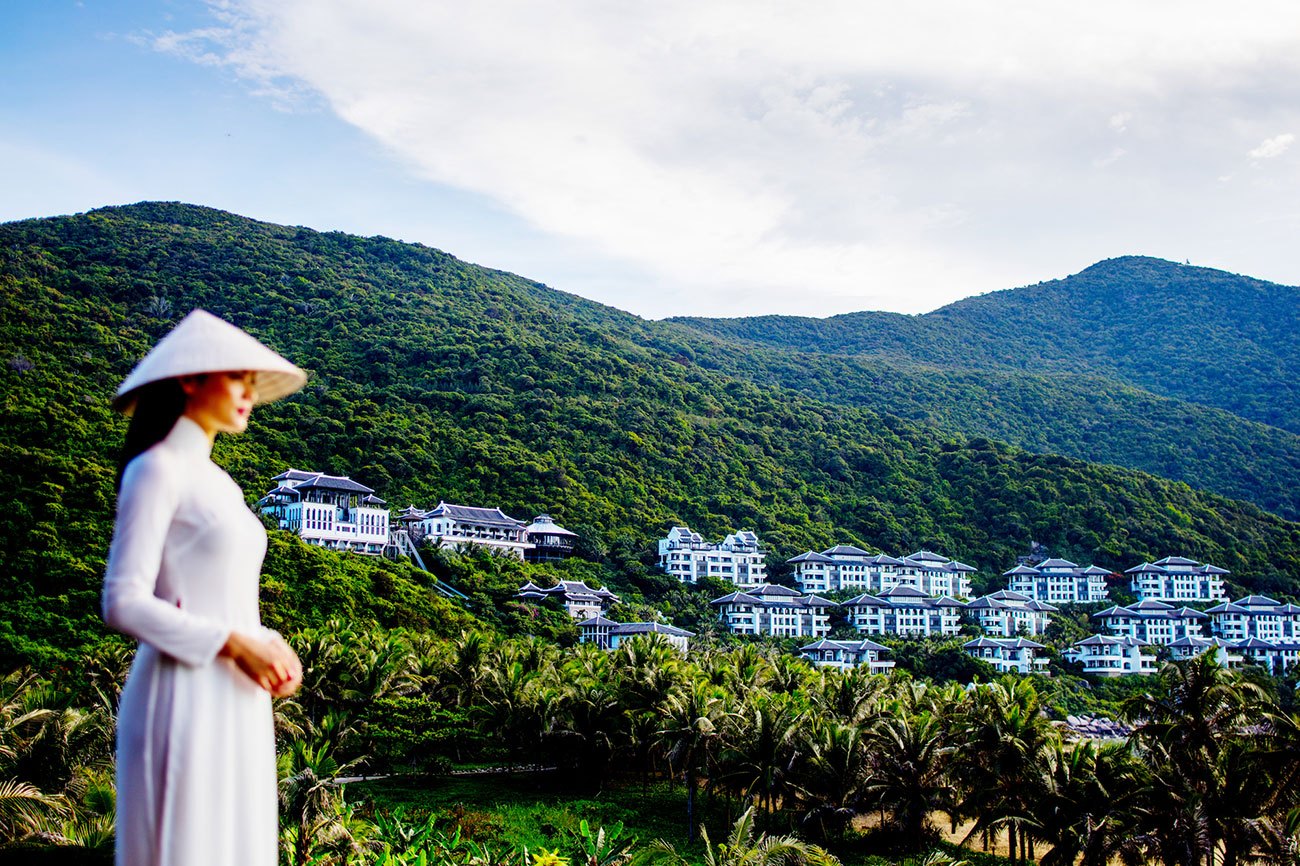 InterContinental Danang Sun Peninsula Resort 4 lần liên tiếp đạt giải resort sang trọng nhất thế giới.