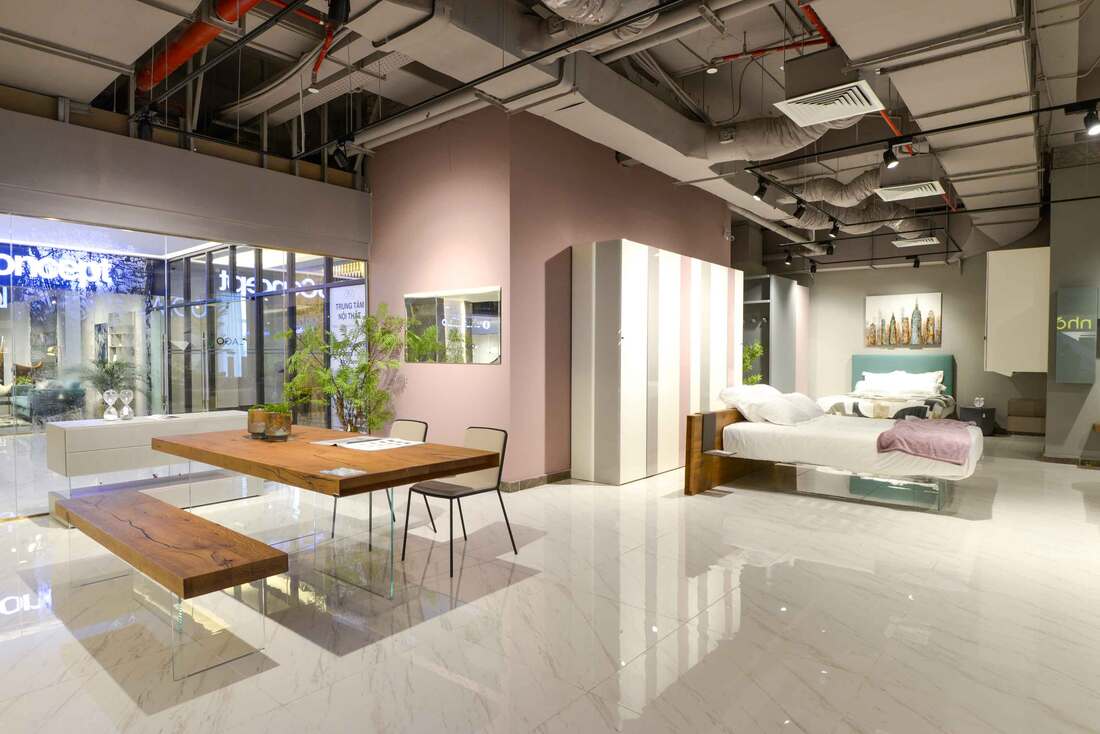 Cua-hang-noi-that-Aka-tai-Sun-Plaza-Thuy-Khue