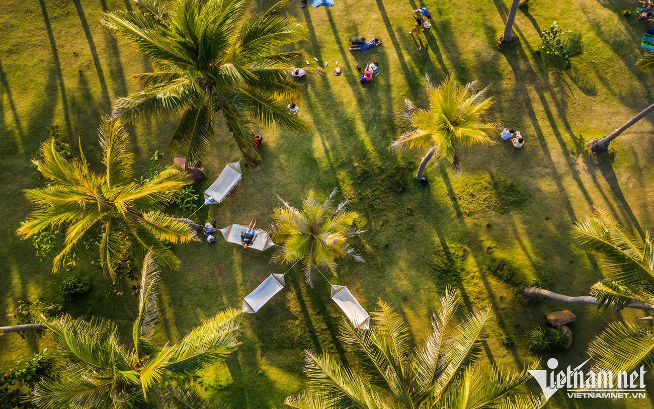 Hòn Thơm được xem như một trong những nơi lặn biển đẹp nhất tại Phú Quốc.