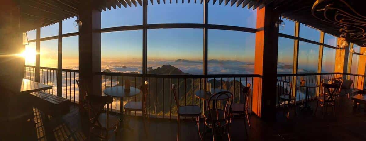 Ngam-nhin-may-troi-tu-ca-phe-Du-Soleil