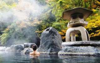 Suoi-khoang-nong-don-dau-xu-huong-du-lich-suc-khoe