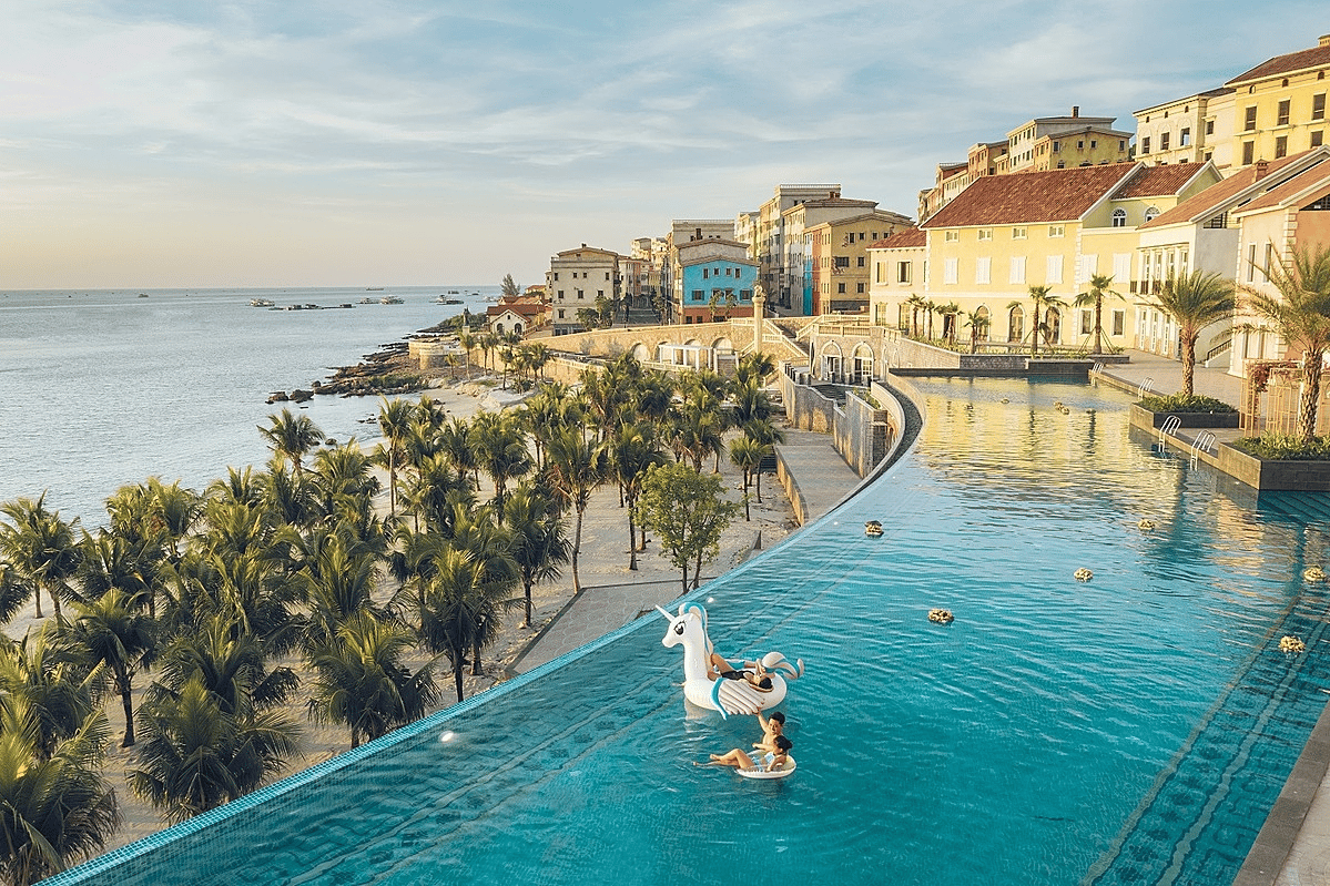 ho-vo-cuc-dai-lua-xanh-noi-lien-voi-dai-duong-bao-la