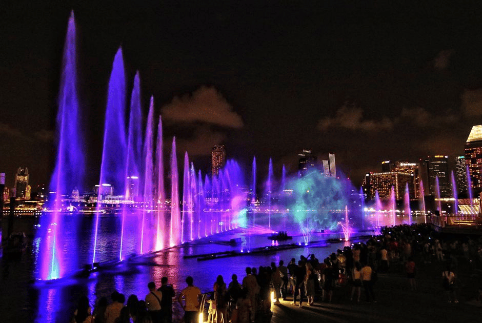 man-trinh-dien-nhac-nuoc-hap-dan