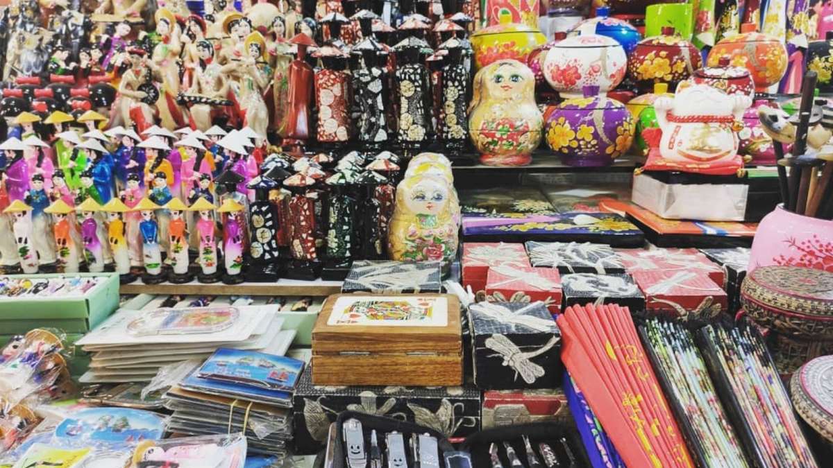 quay-hang-o-cho-dem-bai-chay