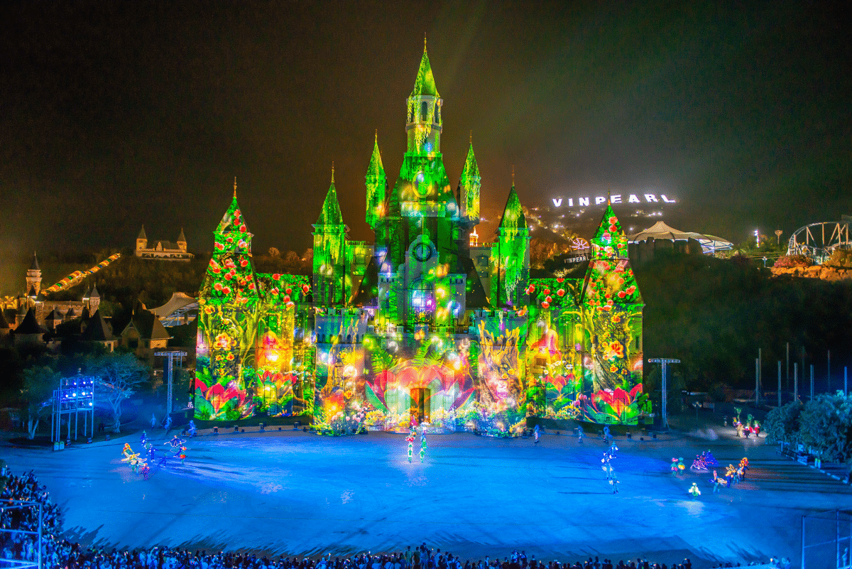 show-once-phu-quoc-truoc-toa-lau-dai-co-tich-tai-vinwonder