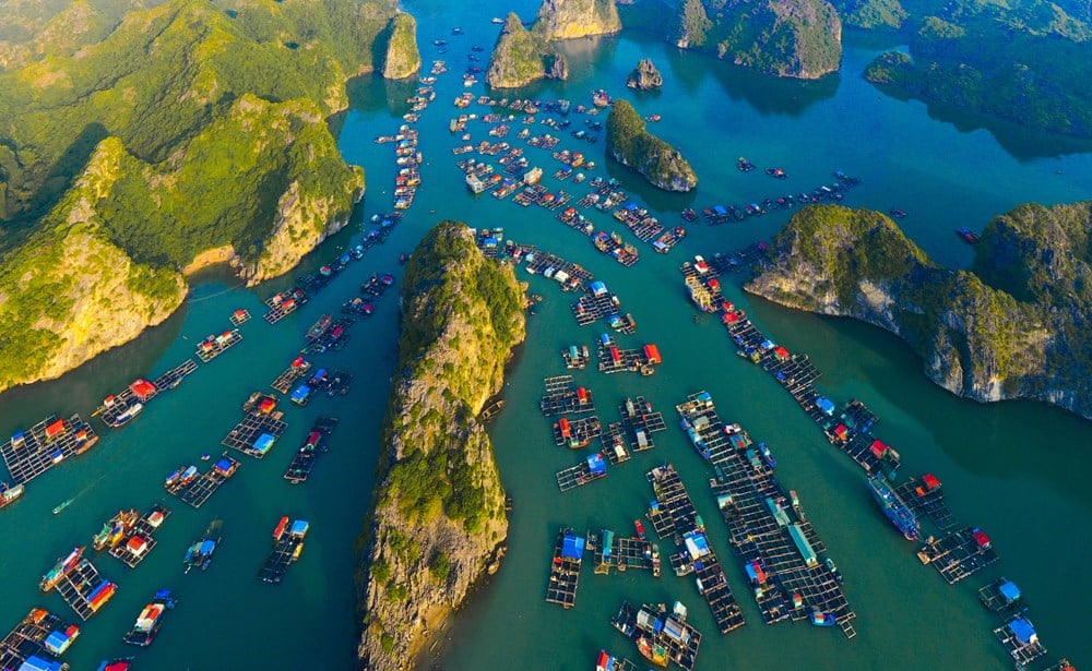 ve-dep-cua-cat-ba-nhin-tu-sun-world-cat-ba-cable-car