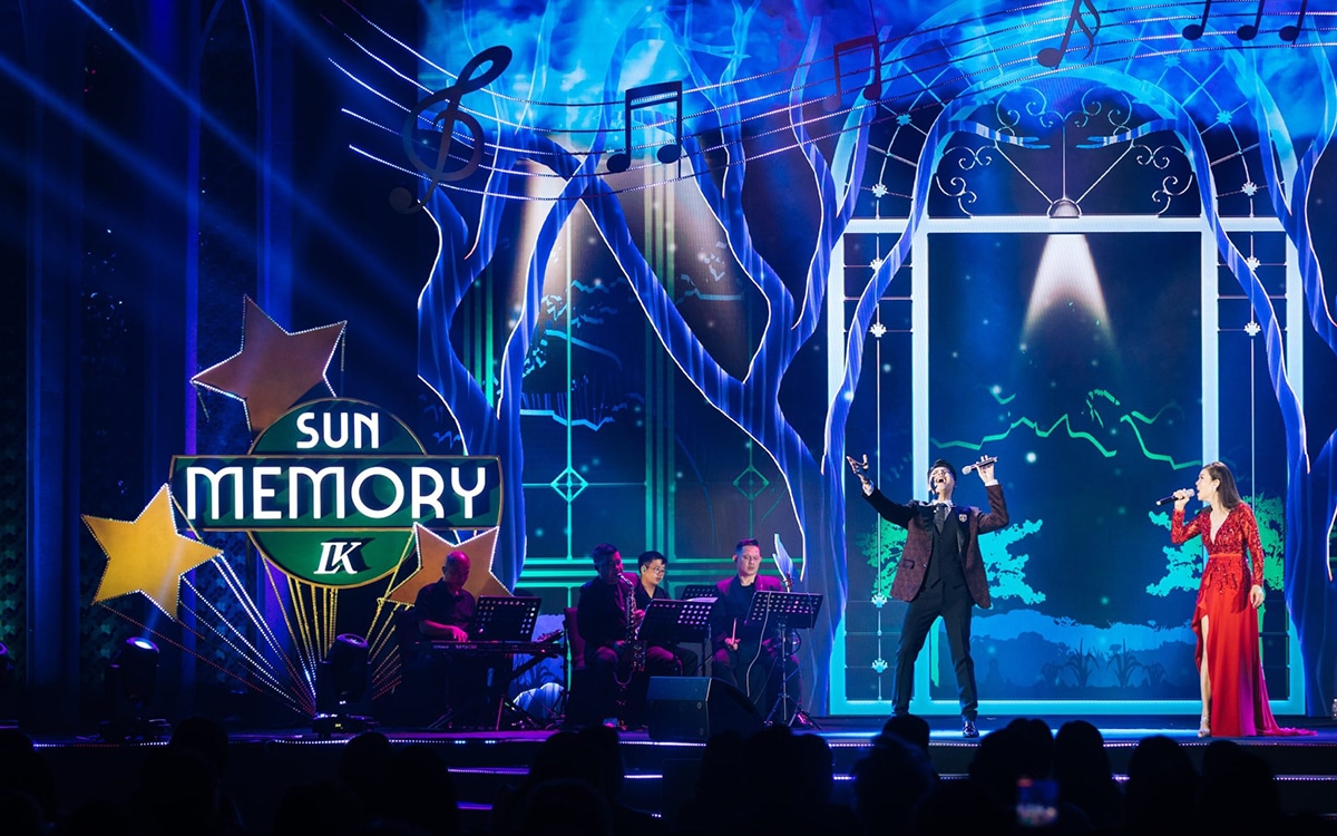 Noo-phuoc-thinh-va-nhung-ban-hits-theo-nam-thang-giau-cam-xuc