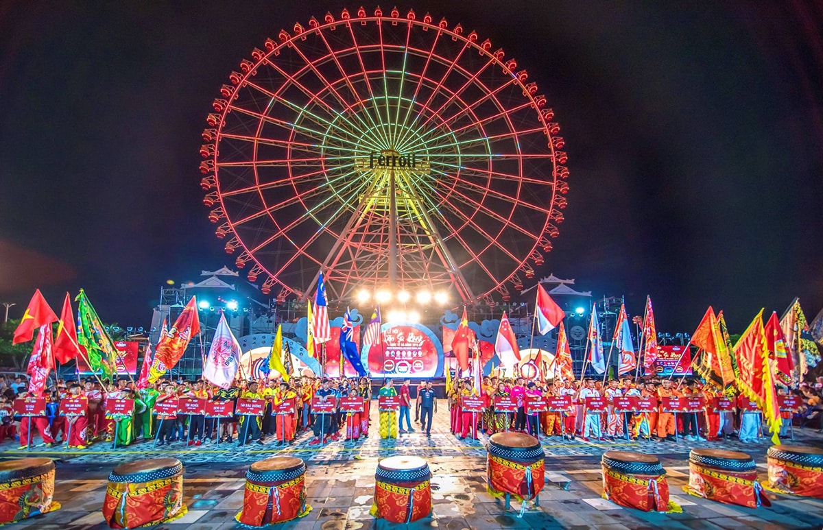 cong-vien-chau-a-ngay-cang-thu-hut-du-khach