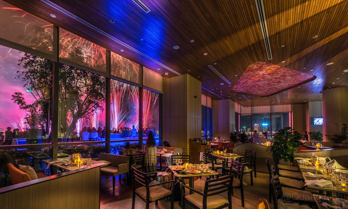 khong-gian-quay-bar-soi-dong-va-chill