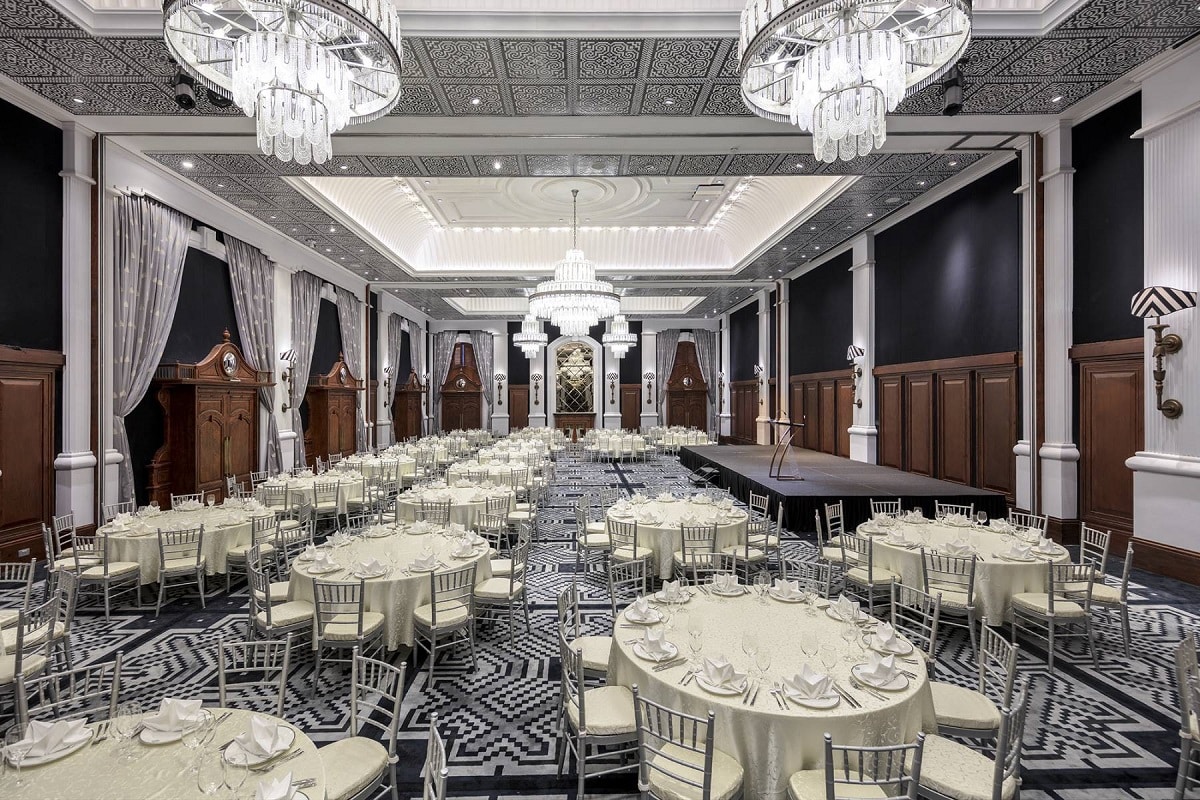 salon-des-grand-couturiers-voi-dien-tich-rong-lon-len-den-432-m2