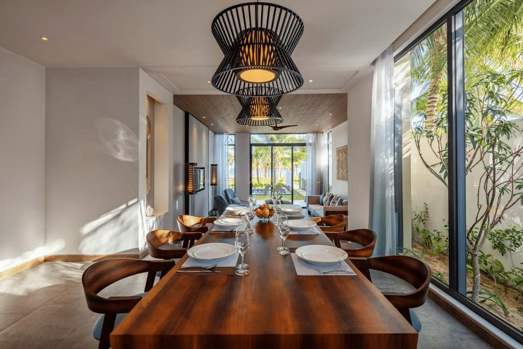 bay-tri-hop-ly-trong-khuon-vien-rong-rai-thoang-dang