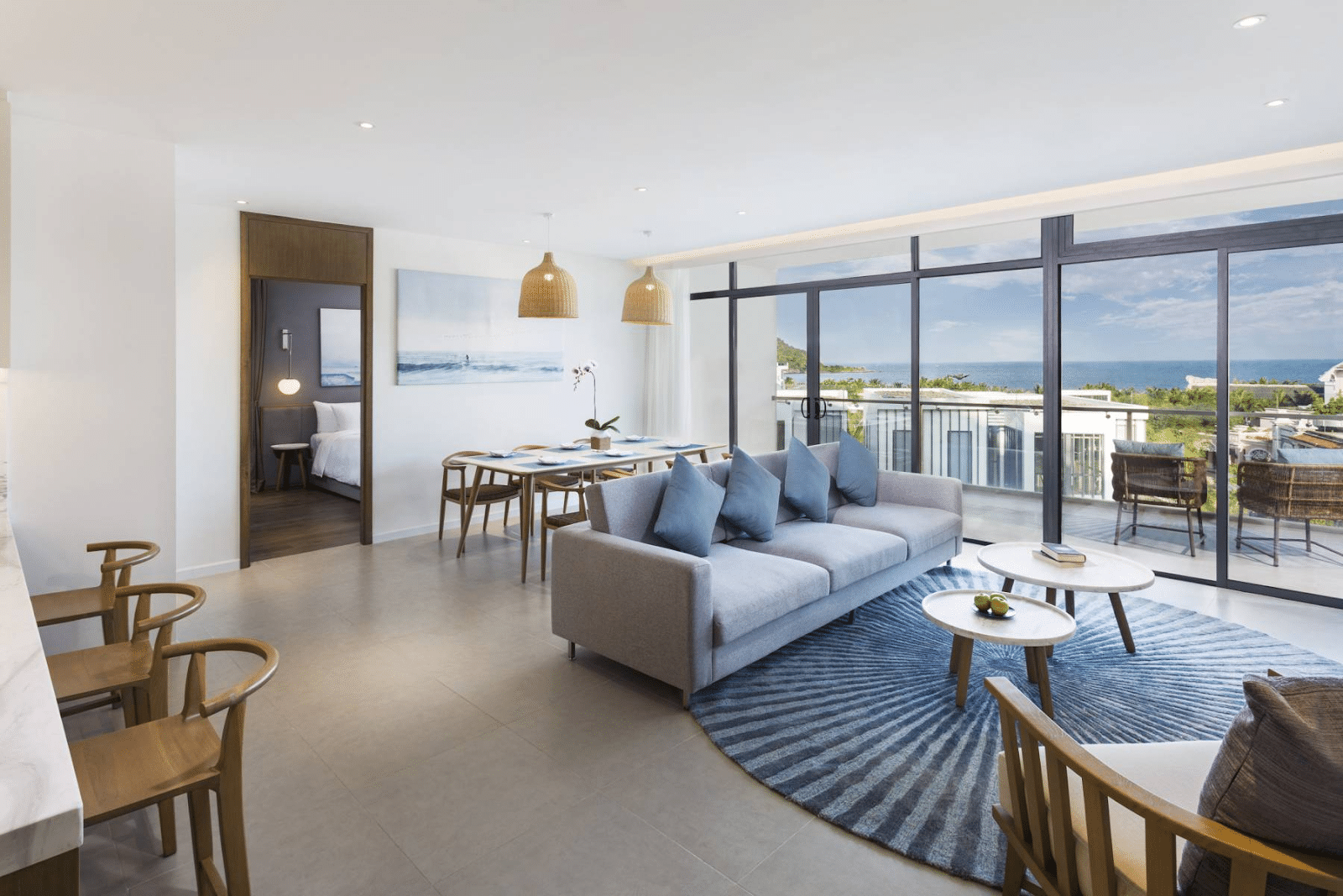 ben-trong-can-ho-condotel-premier-residences-phu-quoc-emerald-bay