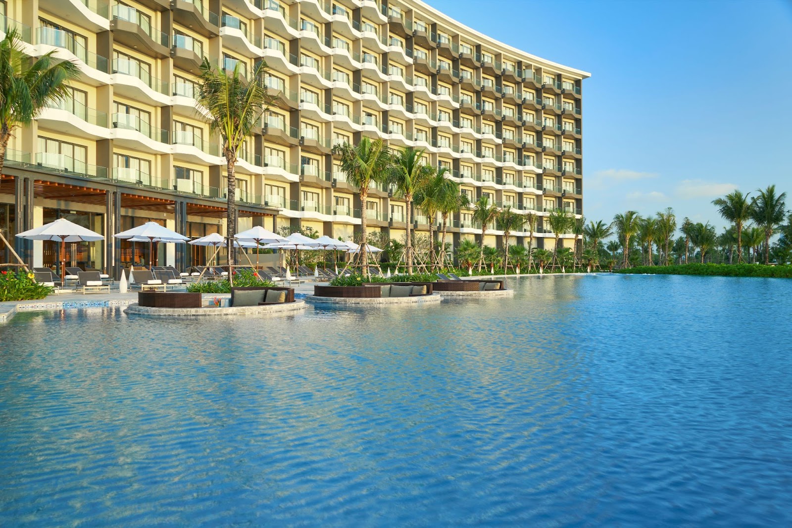 condotel-phu-quoc-dang-rat-thu-hut-khach-du-lich