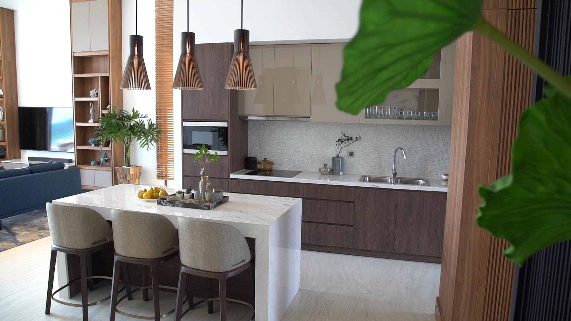 khu-vuc-bep-voi-day-du-trang-bi-thiet-ke-gan-gui-nhu-dang-o-nha