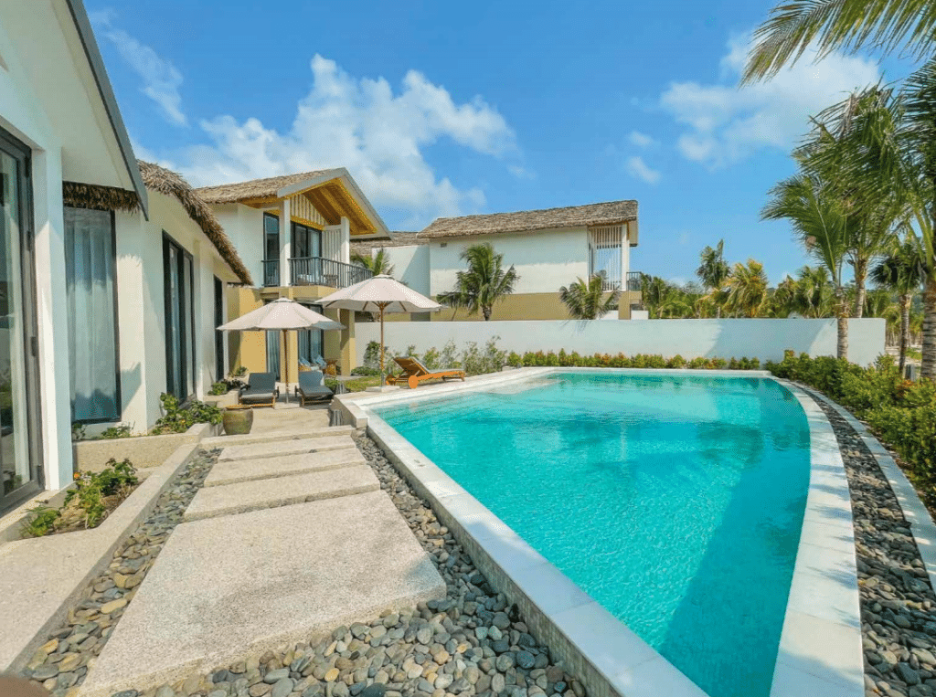 khung-canh-tuyet-dep-khi-buoc-chan-den-presidential-pool-villa