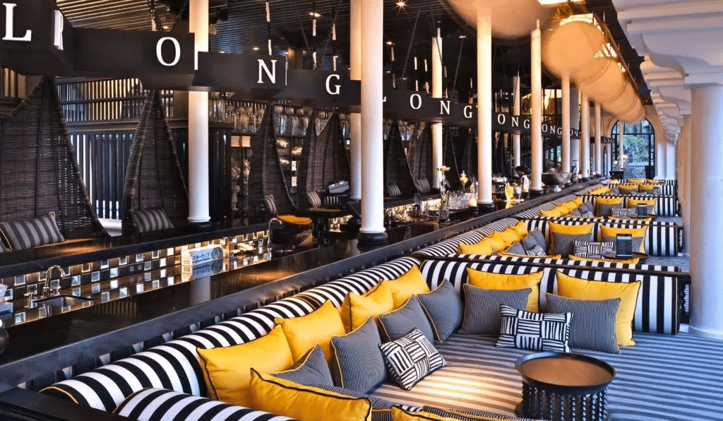 kien-truc-doc-dao-cua-the-long-bar