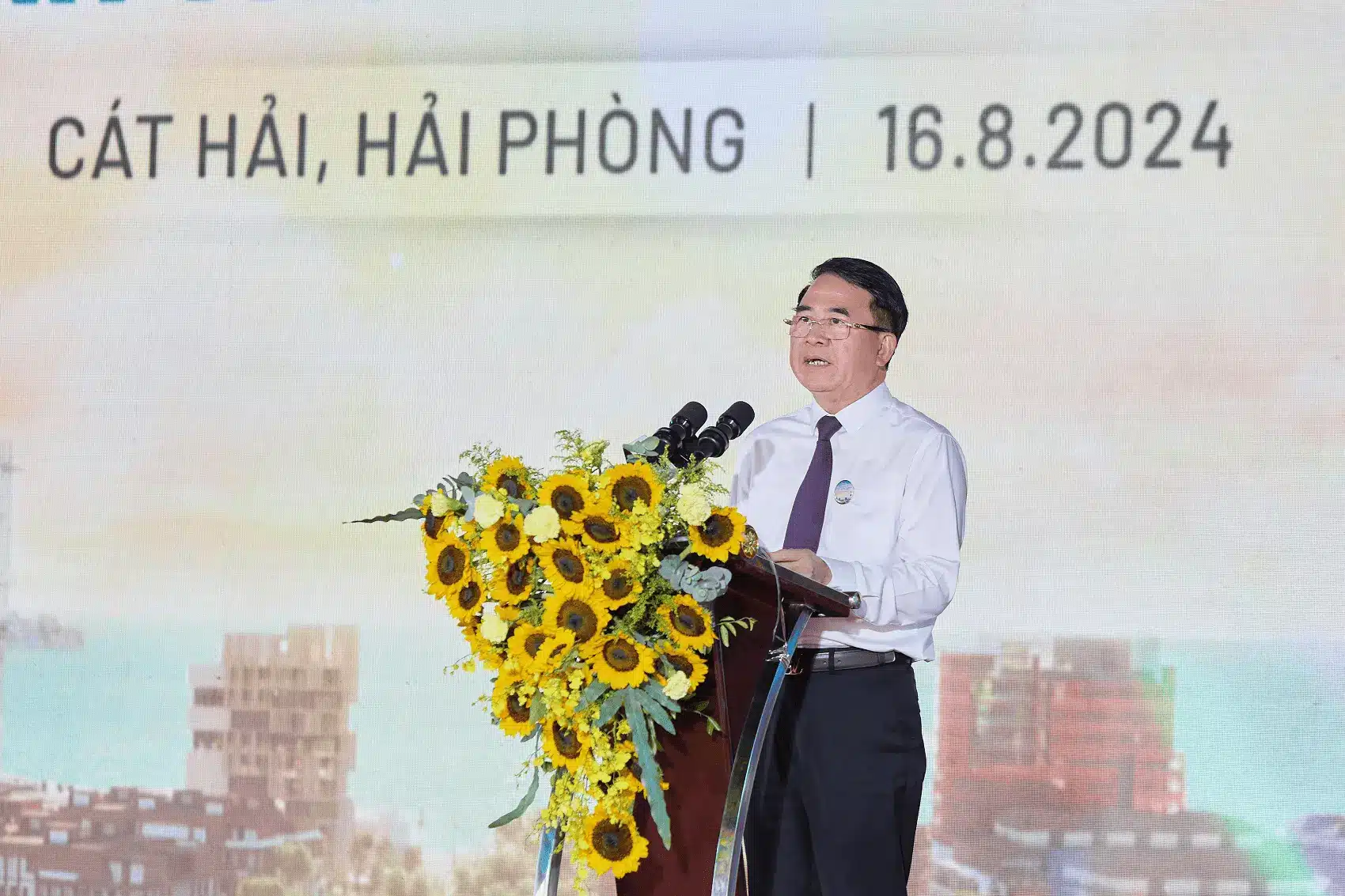 Phó Chủ tịch UBND thành phố Lê Khắc Nam, phát biểu tại Lễ khởi công Dự án Sun Group Cát Bà.
